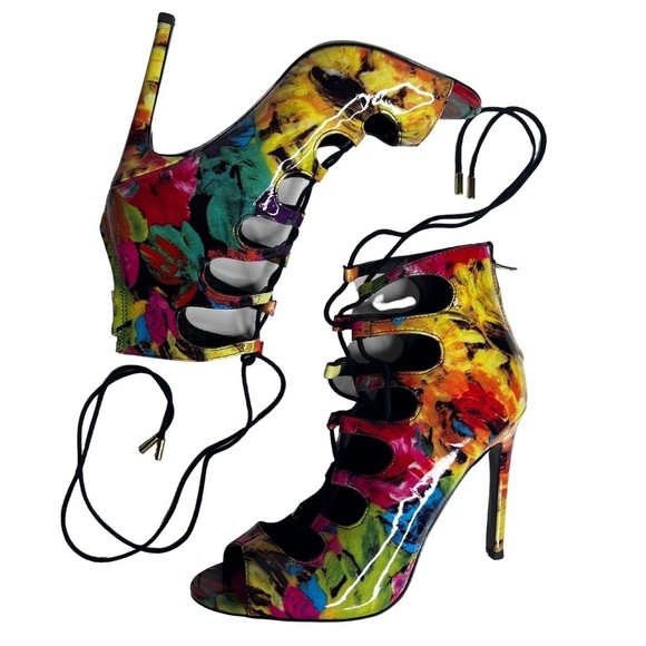 steve Madden Floral Cythiaa Lace-Up Booties - Picture 3 of 7